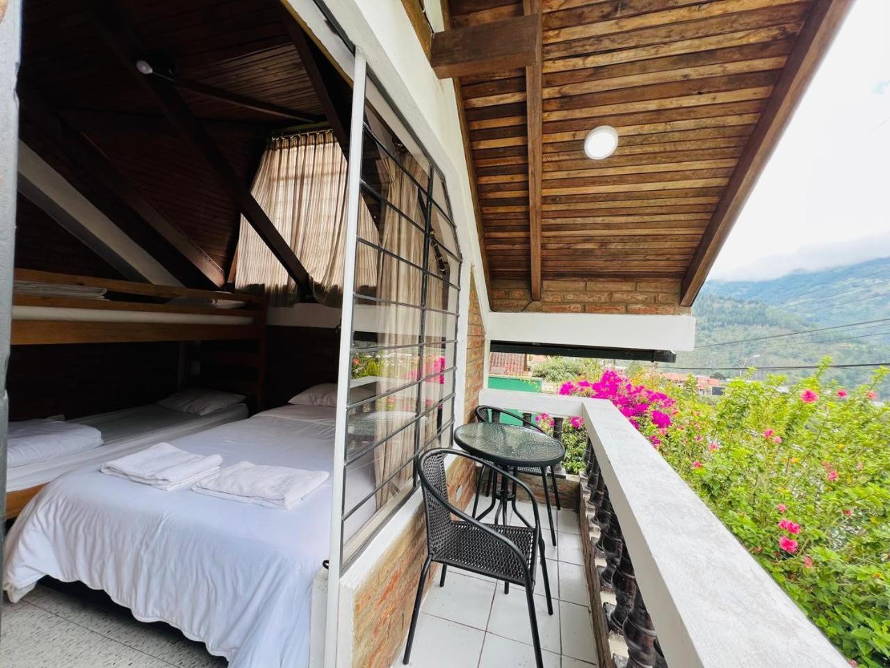 Mountain Chalet - Tungurahua Hot Springs/Aguas Termales Banos  Luaran gambar